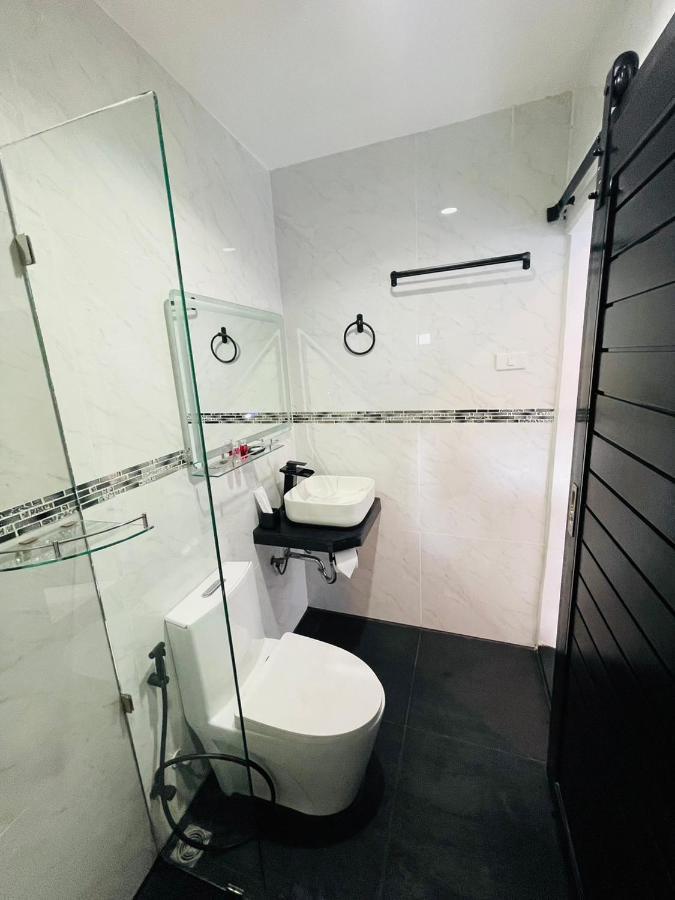 Thonglor Suites Hotel Bangkok Exterior foto